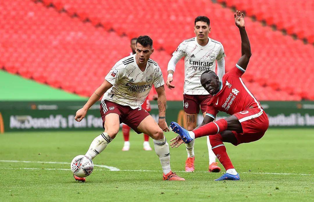 利物浦训练开放日,国际比赛日调整名单引欢呼,社区盾在即,心理建设被强调 利物浦训练开放日,国际比赛日调整名单引欢呼,社区盾在即,心理建设被强调