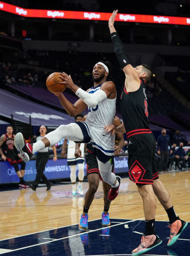 窗口期明尼苏达森林狼备战英超；完成体检细节曝光；压力陡增；纪律约束更严格